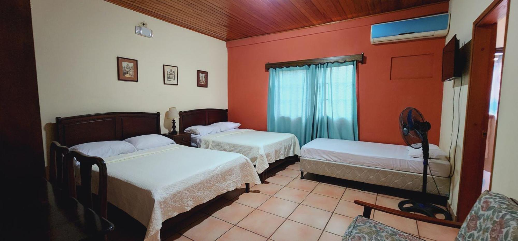 Hotel Alsacia เตกูซิกัลปา ภายนอก รูปภาพ